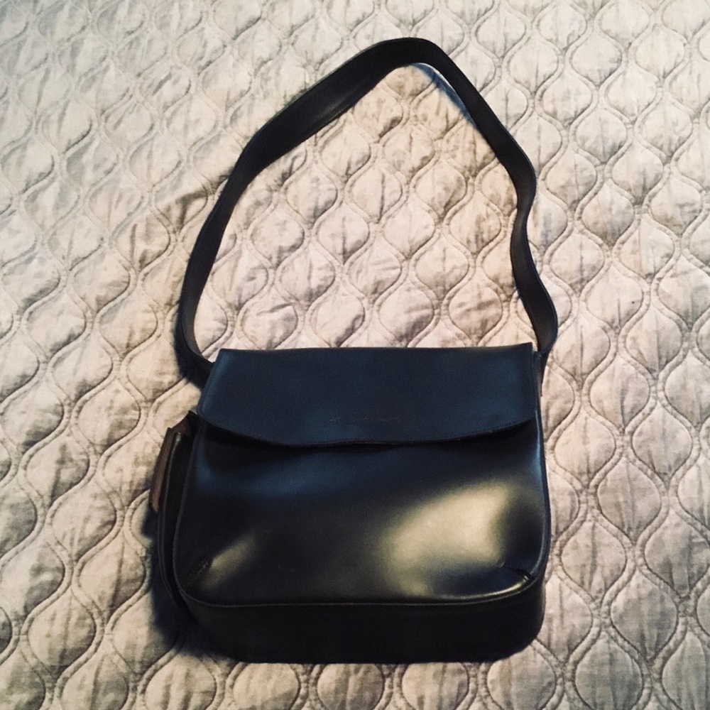 Gen. Leather black bag